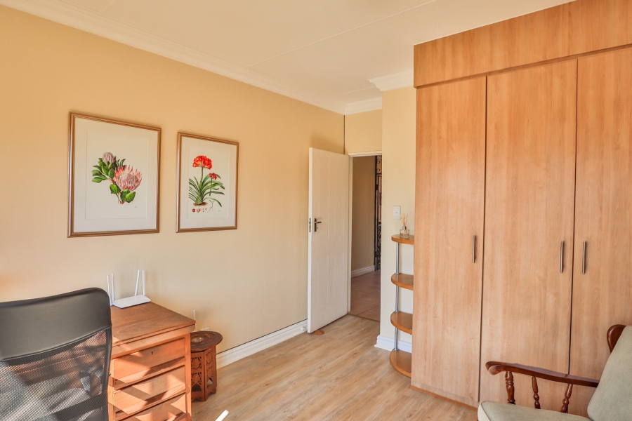 To Let 3 Bedroom Property for Rent in The Coves North West